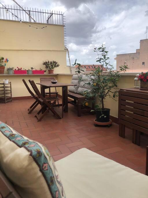 Beautiful Penthouse With Terrace Near The Centre Daire Roma Dış mekan fotoğraf