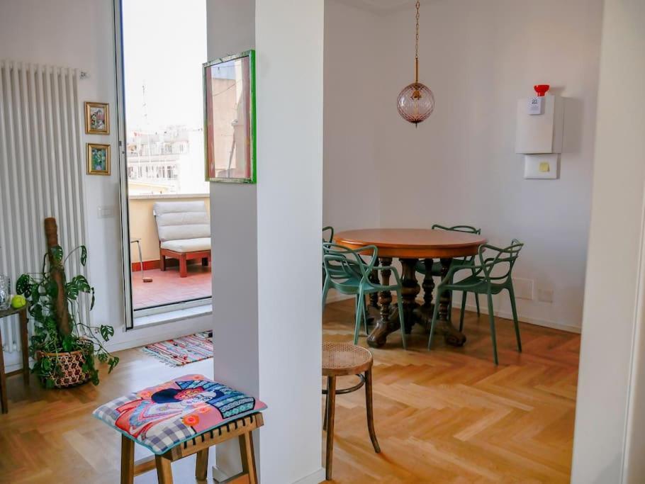 Beautiful Penthouse With Terrace Near The Centre Daire Roma Dış mekan fotoğraf